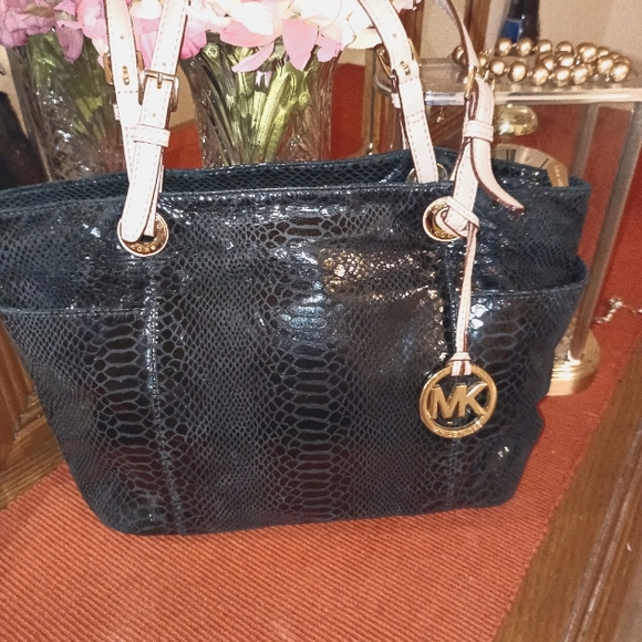 Michael Kors Black Snakeskin embossed Leather Tote Bag purse handbag jetset - Picture 1 of 8